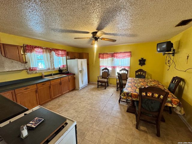 1837 E HIGHLAND BLVD, San Antonio, TX 78210