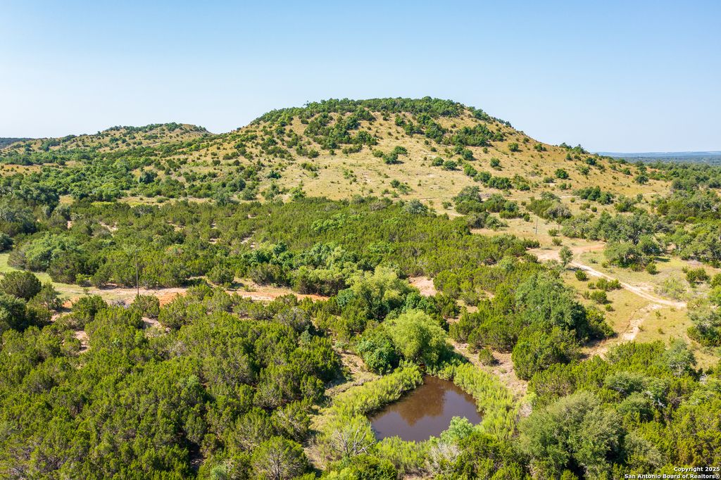 1622-1662 Althaus-Davis RD, Fredericksburg, TX 78624