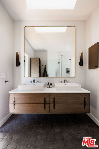 940 E 2nd Street 38, Los Angeles, CA 90012