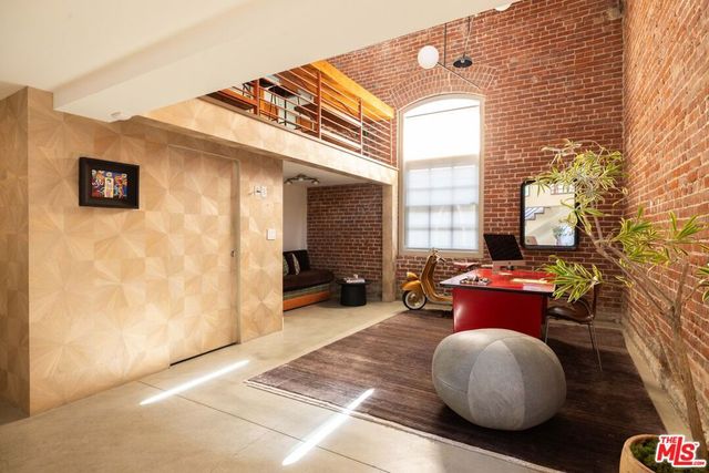 940 E 2nd Street 38, Los Angeles, CA 90012