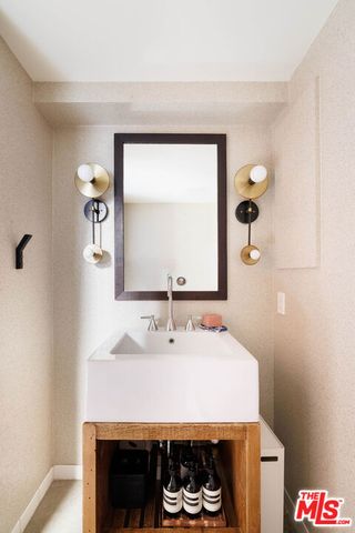 940 E 2nd Street 38, Los Angeles, CA 90012