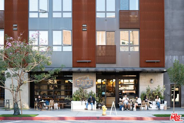 940 E 2nd Street 38, Los Angeles, CA 90012