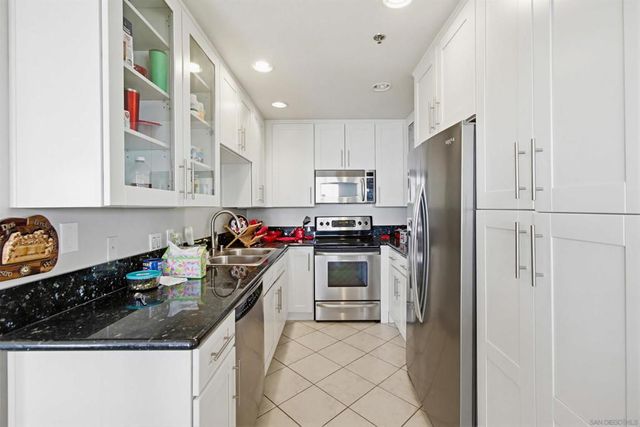 1235 Parker Pl 1F, San Diego, CA 92109