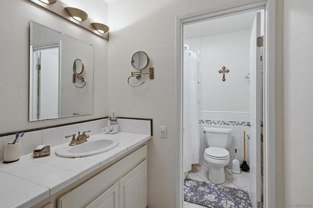 1235 Parker Pl 1F, San Diego, CA 92109