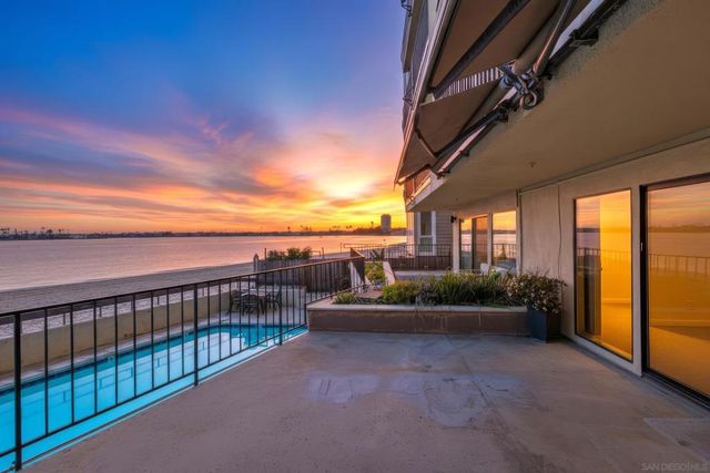 1235 Parker Pl 1F, San Diego, CA 92109