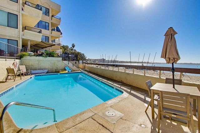 1235 Parker Pl 1F, San Diego, CA 92109