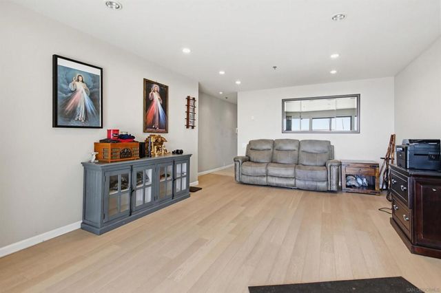 1235 Parker Pl 1F, San Diego, CA 92109