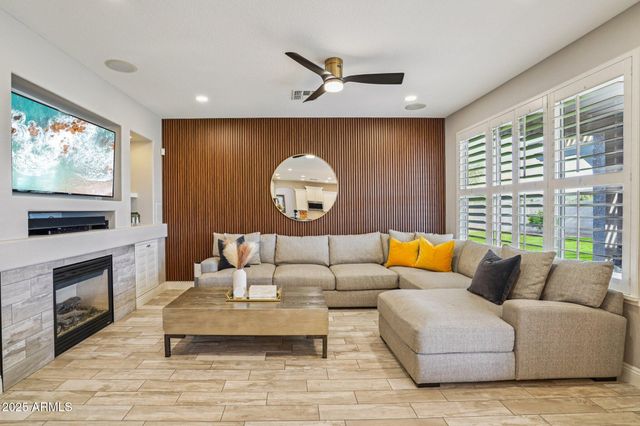 22447 N 76TH Drive, Peoria, AZ 85383