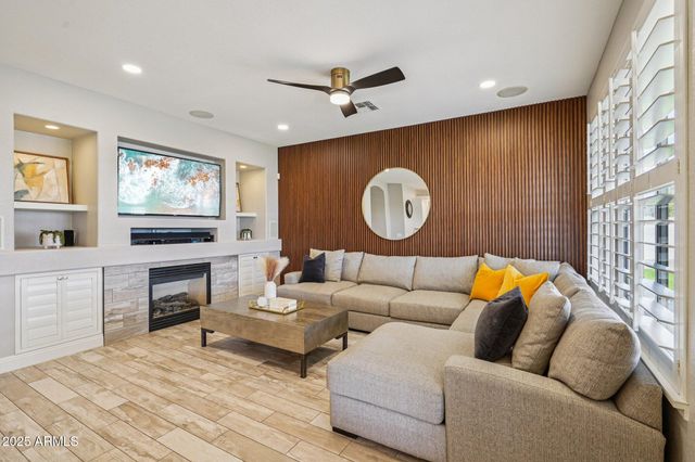 22447 N 76TH Drive, Peoria, AZ 85383