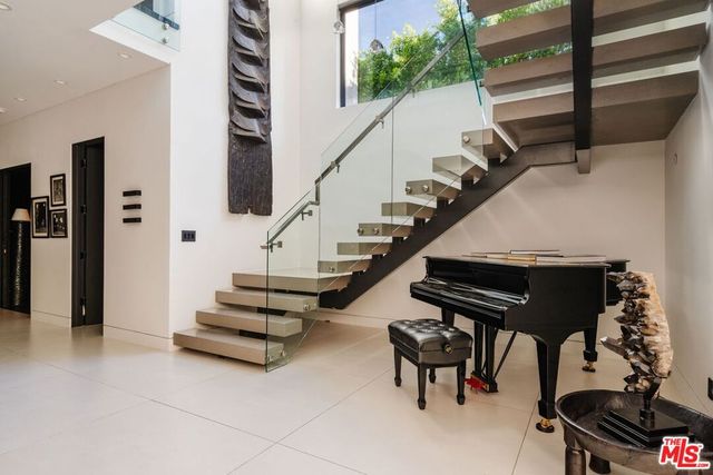 537 N Alta Vista Boulevard, Los Angeles, CA 90036