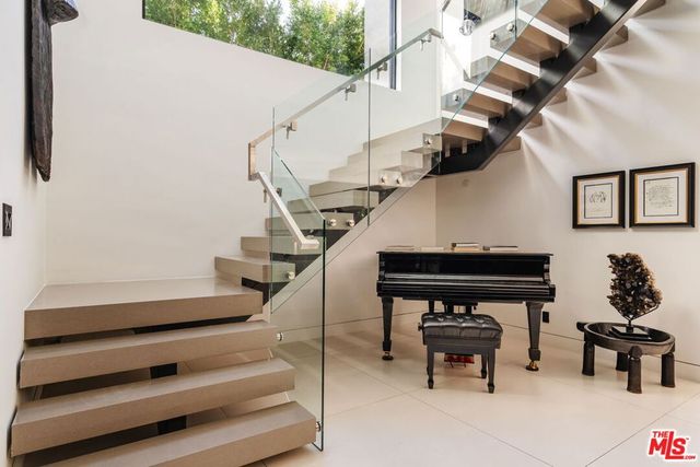 537 N Alta Vista Boulevard, Los Angeles, CA 90036