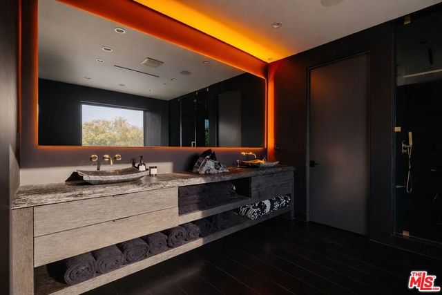 537 N Alta Vista Boulevard, Los Angeles, CA 90036