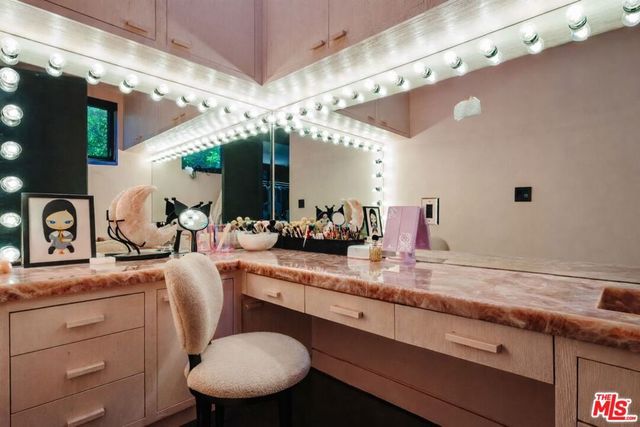 537 N Alta Vista Boulevard, Los Angeles, CA 90036