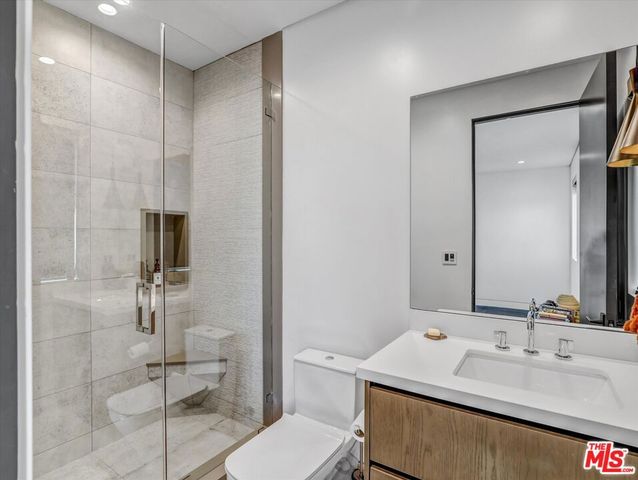 537 N Alta Vista Boulevard, Los Angeles, CA 90036