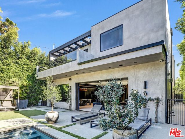 537 N Alta Vista Boulevard, Los Angeles, CA 90036