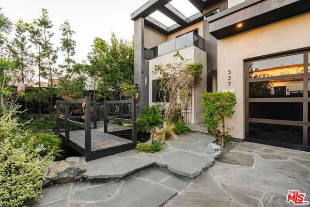 537 N Alta Vista Boulevard, Los Angeles, CA 90036