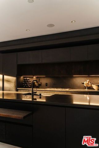 537 N Alta Vista Boulevard, Los Angeles, CA 90036