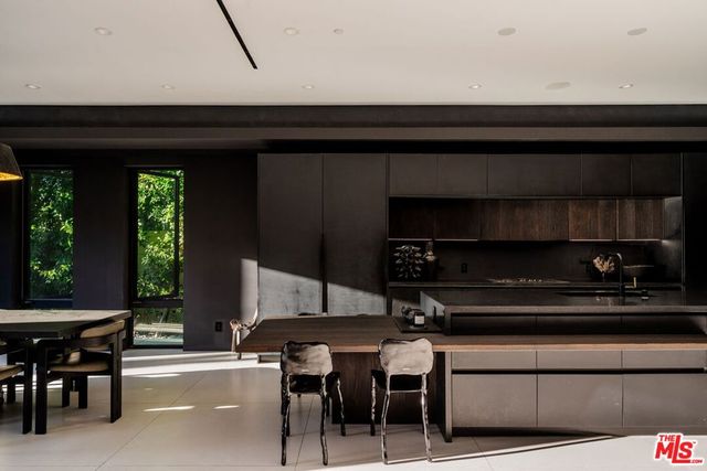 537 N Alta Vista Boulevard, Los Angeles, CA 90036