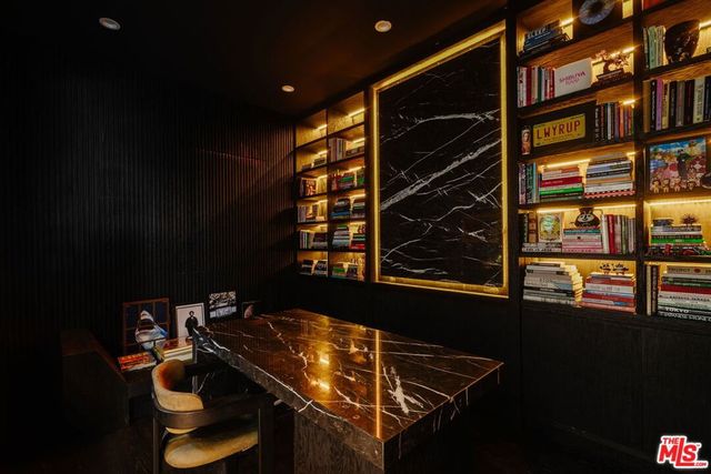 537 N Alta Vista Boulevard, Los Angeles, CA 90036