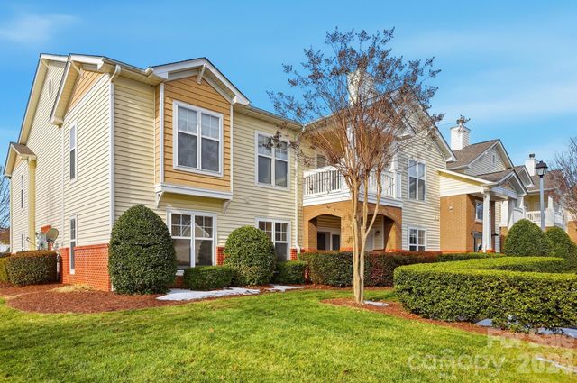 16608 Amberside Road E, Cornelius, NC 28031