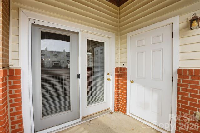 16608 Amberside Road E, Cornelius, NC 28031