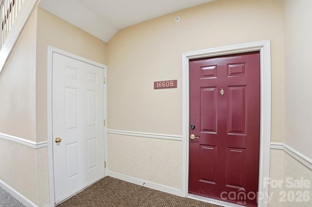 16608 Amberside Road E, Cornelius, NC 28031