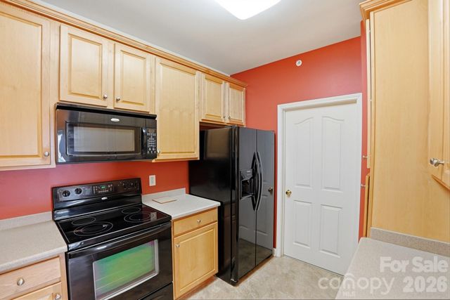 16608 Amberside Road E, Cornelius, NC 28031