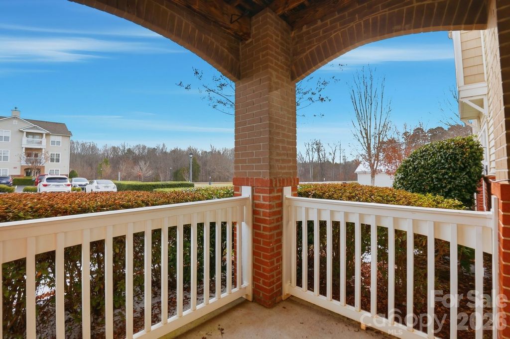 16608 Amberside Road E, Cornelius, NC 28031