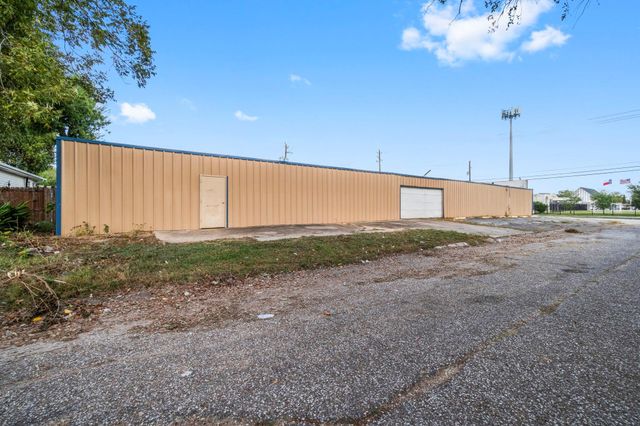 1018 Shaver Street, Pasadena, TX 77506