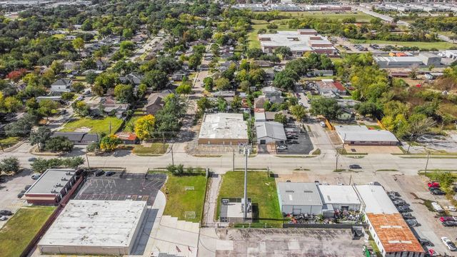 1018 Shaver Street, Pasadena, TX 77506