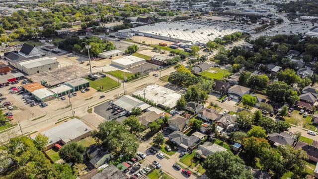 1018 Shaver Street, Pasadena, TX 77506