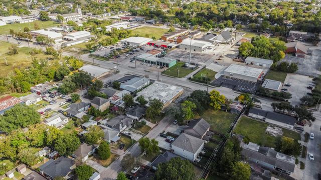 1018 Shaver Street, Pasadena, TX 77506