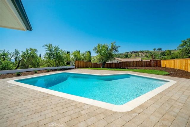1026 Merry Hill Road, Paso Robles, CA 93446