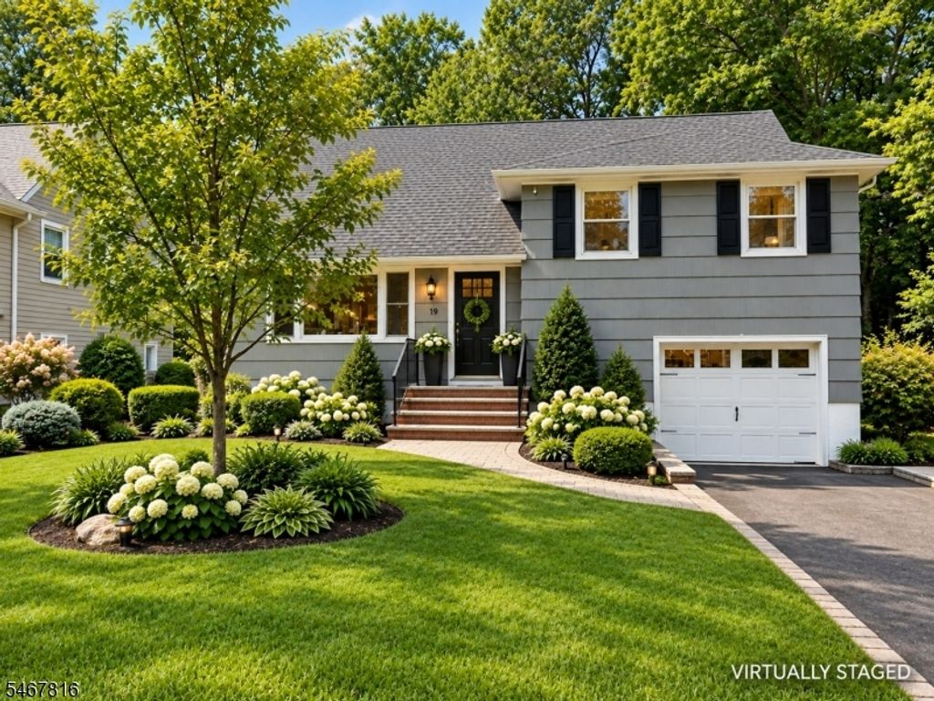 33 Longacre Drive, Livingston Twp., NJ 07039 — exterior