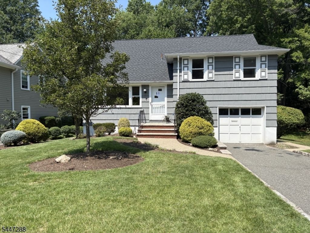 33 Longacre Drive, Livingston Twp., NJ 07039 — photo 2
