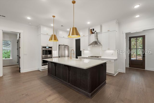 25 Millers Pond Dr, Beaufort, SC 29907