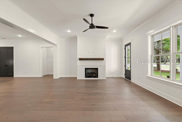 25 Millers Pond Dr, Beaufort, SC 29907
