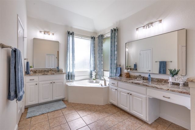 10229 Cantana Court, Fort Worth, TX 76244