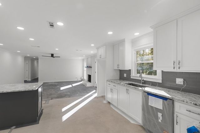 1107 Deerpath Rd, Dothan, AL 36303