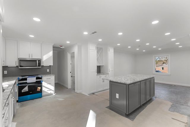 1107 Deerpath Rd, Dothan, AL 36303