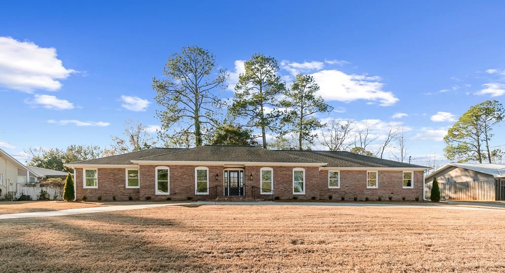 1107 Deerpath Rd, Dothan, AL 36303