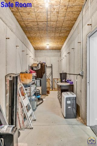 5600 NW 70th St, Topeka, KS 66618