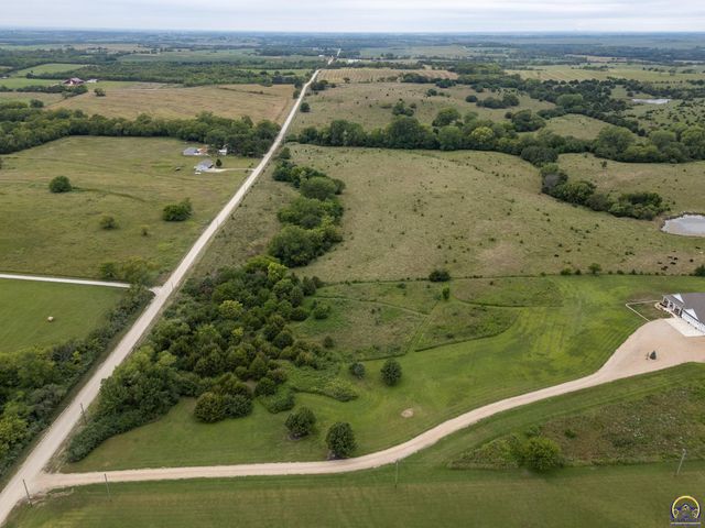 5600 NW 70th St, Topeka, KS 66618