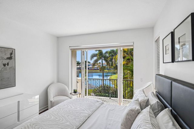 17698 Middlebrook Way, Boca Raton, FL 33496