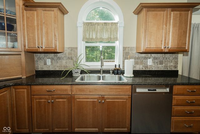 8461 Vine Maple Way, Indianapolis, IN 46278