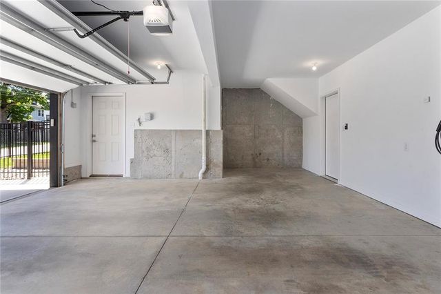 2609 Forest Avenue, Kansas City, MO 64108