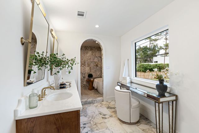 814 Azalea Street, Houston, TX 77018