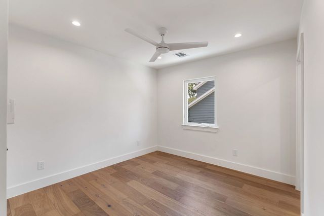 814 Azalea Street, Houston, TX 77018