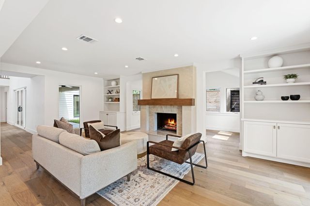 814 Azalea Street, Houston, TX 77018