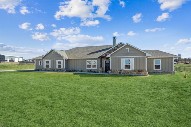 1084 Justin Drive, Springtown, TX 76082